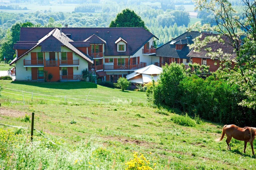 Hotel Les Bergeronnettes Champagneux エクステリア 写真